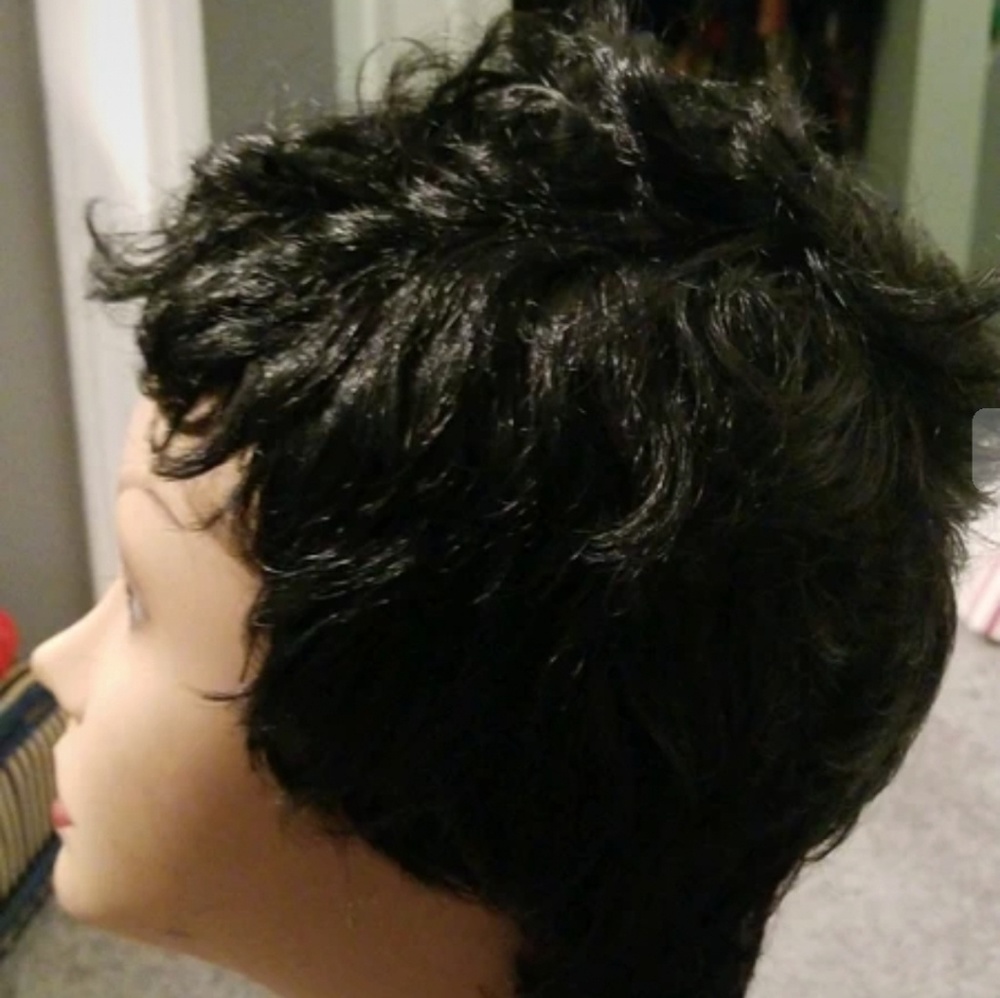 Short wig - Picture 2 of 4